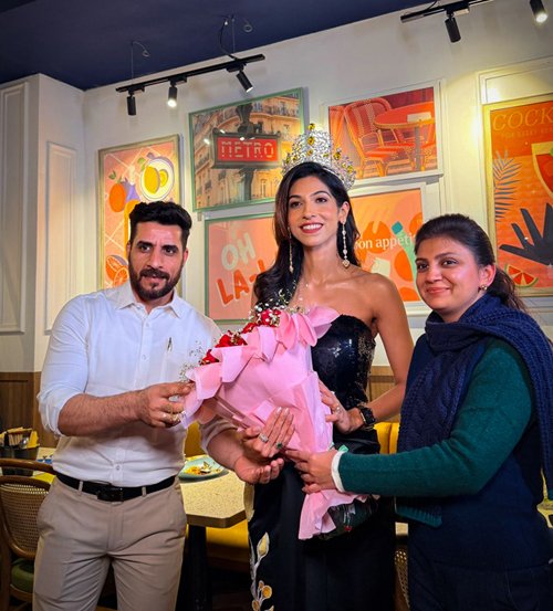 Dipali Mathur Dayal, Mrs India 2025 Graces Pacific Mall Tagore Gardens’ 15th Anniversary as Guest of Honour